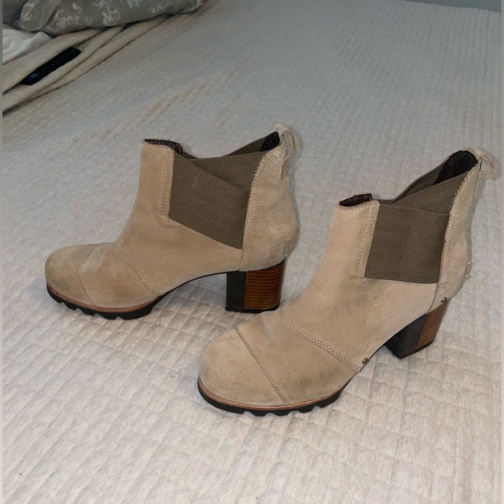 Size 8.5 Sorel Ankle Booties